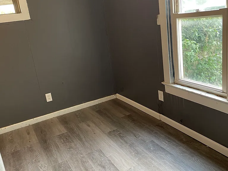 2503 E 29th St — Photo 3