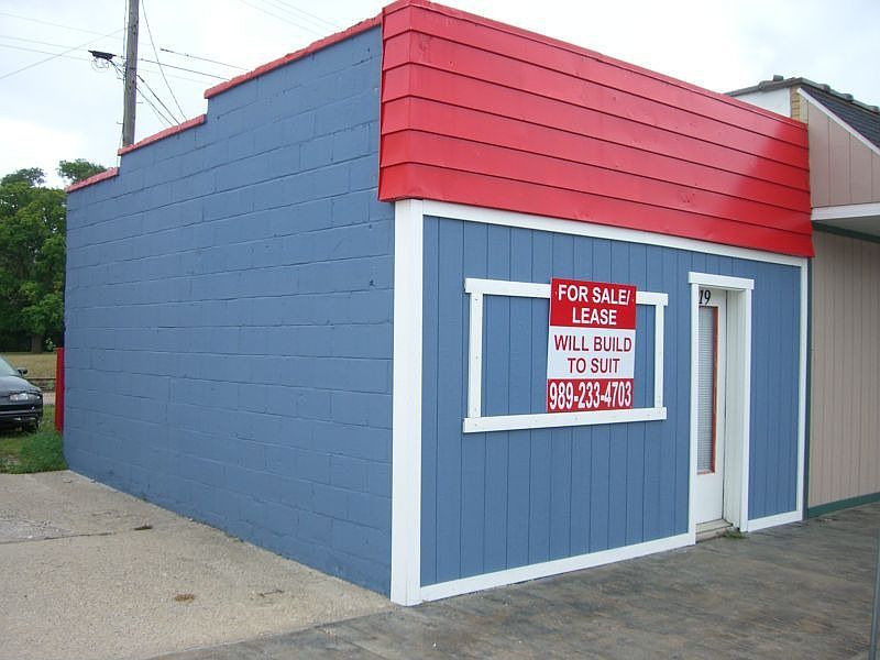 1st image of 219 E Saginaw St