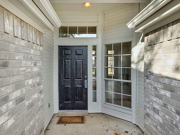 3rd image of 1805 Sequoia Dr
