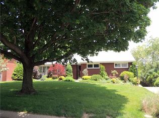 1277 Folkstone Dr, Pittsburgh, PA 15243