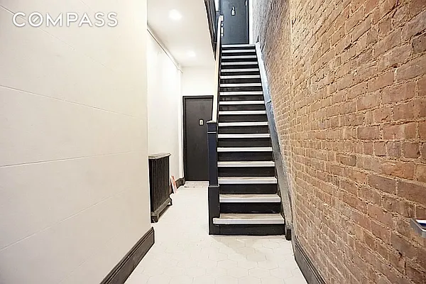 Rented by Compass | media 23