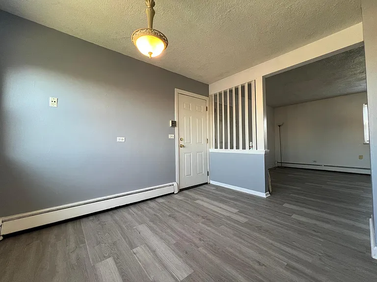 568 Pershing Ave #C — Photo 3