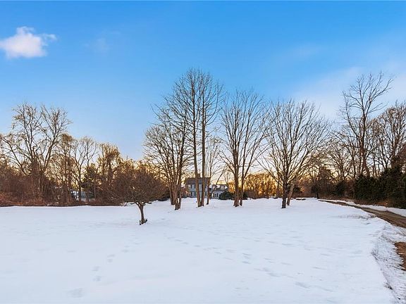 4th image of 777 E Shore Rd