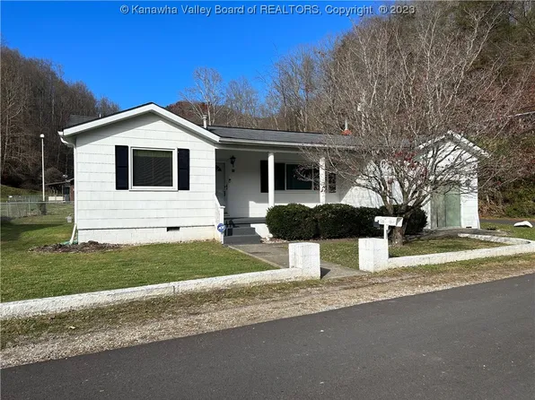 71 Tower Dr, Charleston, WV 25306