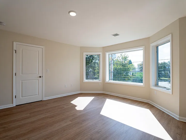 97 Main St #1 — Photo 11
