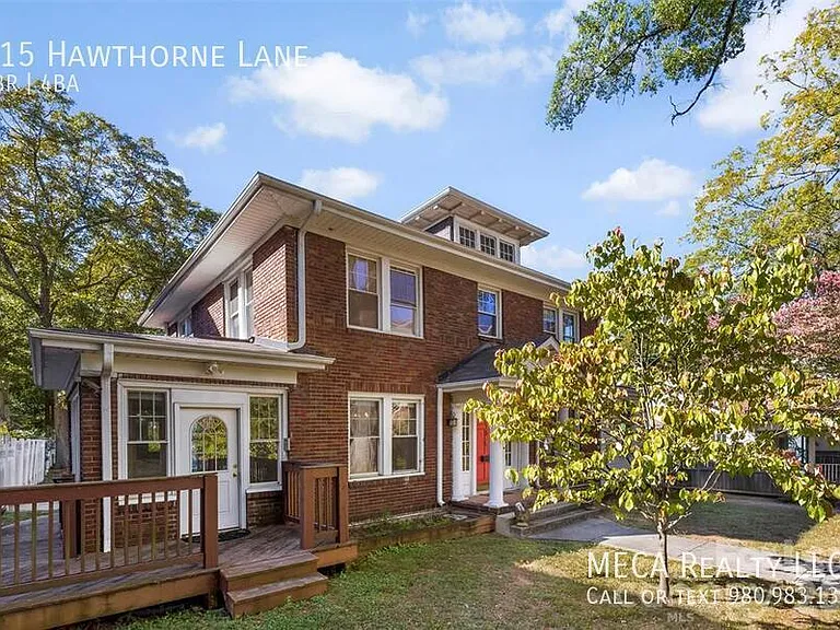 715 Hawthorne Ln — Photo 2