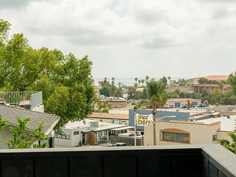 146 Calle Redondel — Photo 2