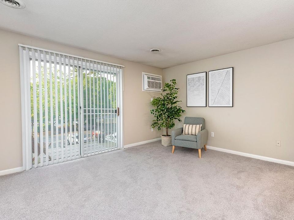 Living rooms feature sliding doors to your very own private balcony in select homes.