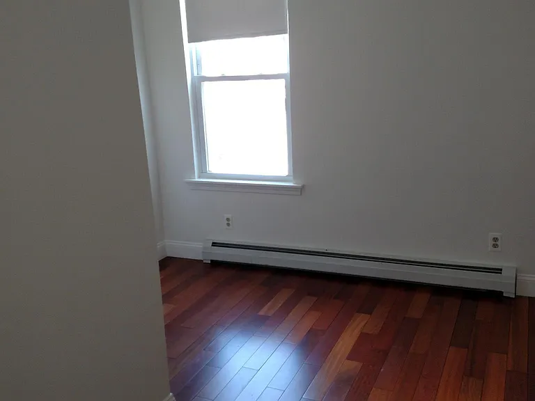 16 S Prospect St — Photo 5