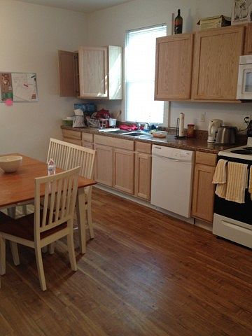 2nd image of 88 Hawley St