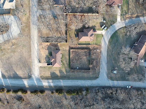 3rd image of 2213 Burkdoll Rd