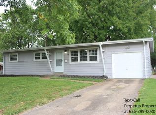 2375 Rivoli Pl, Florissant, MO 63031