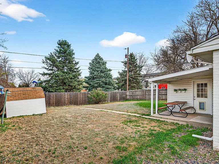 5246 Pierce St — Photo 24