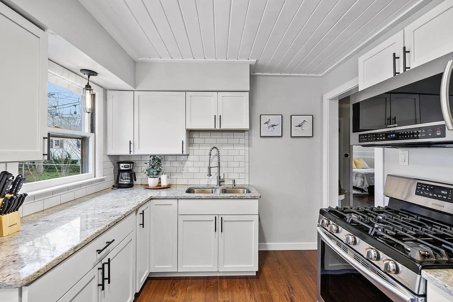 3 bed, $4,950 — Photo 3