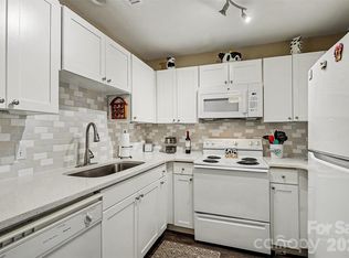 37 Hamiltons Harbor Dr #613, Lake Wylie, SC