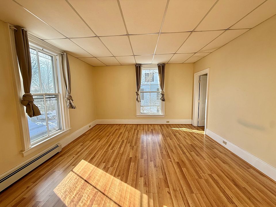 1st image of 30 Cumberland St #3