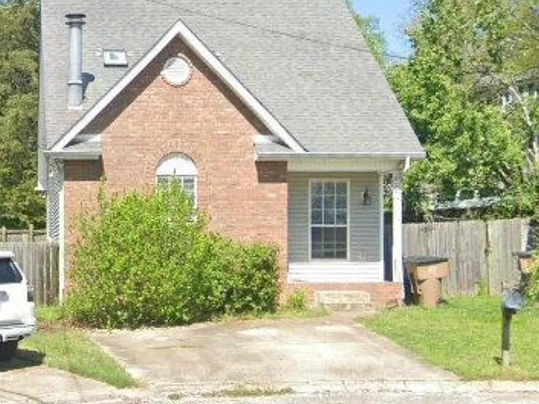 522 Bellmore Pl — Photo 1
