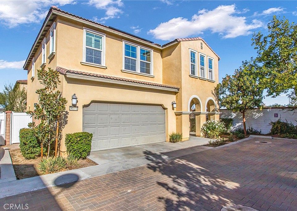 1st image of 30374 Village Knoll Dr