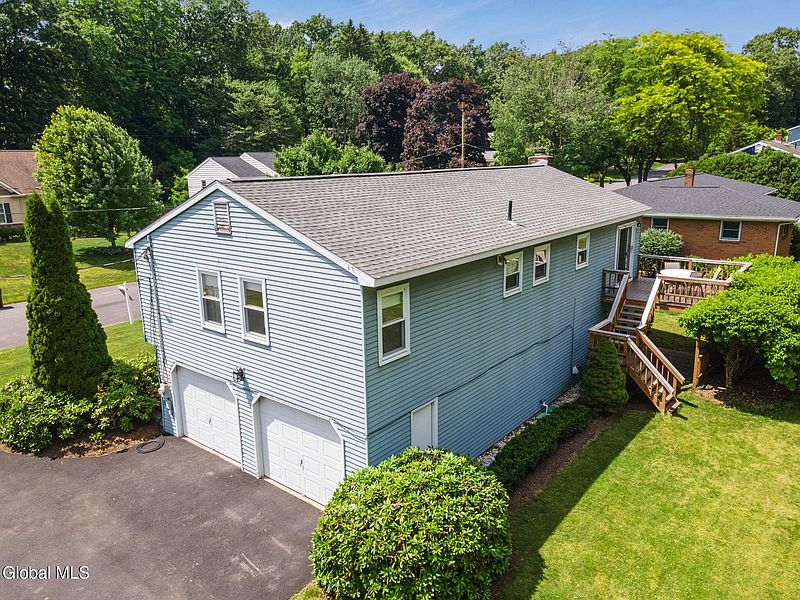 4th image of 12 Lakewood Drive