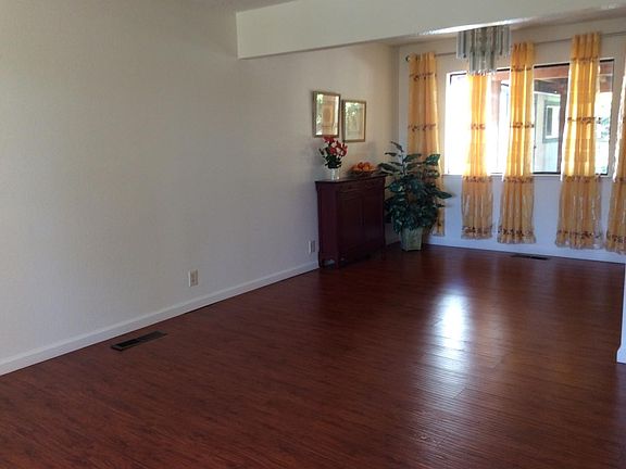 3rd image of 3534 Cuesta Dr