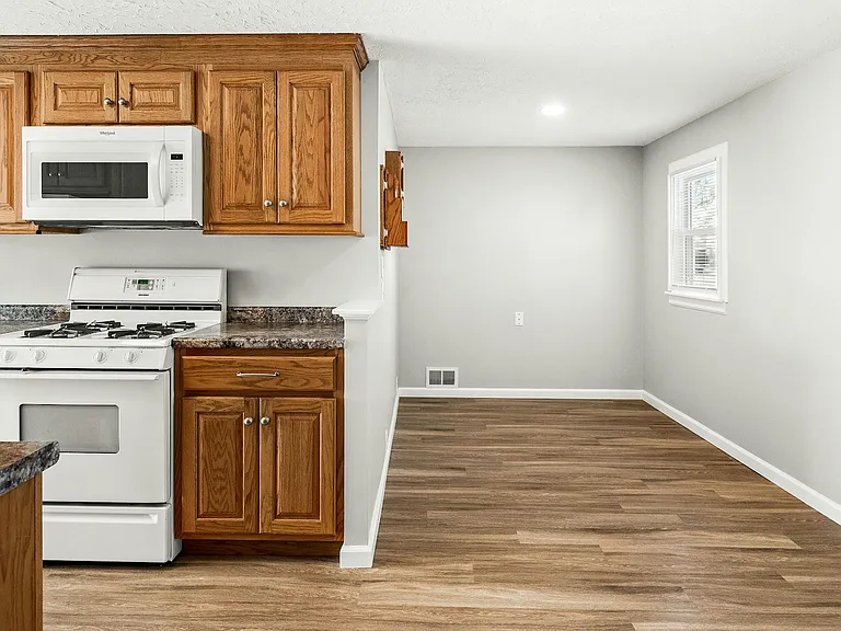 1508 Wilson St — Photo 24