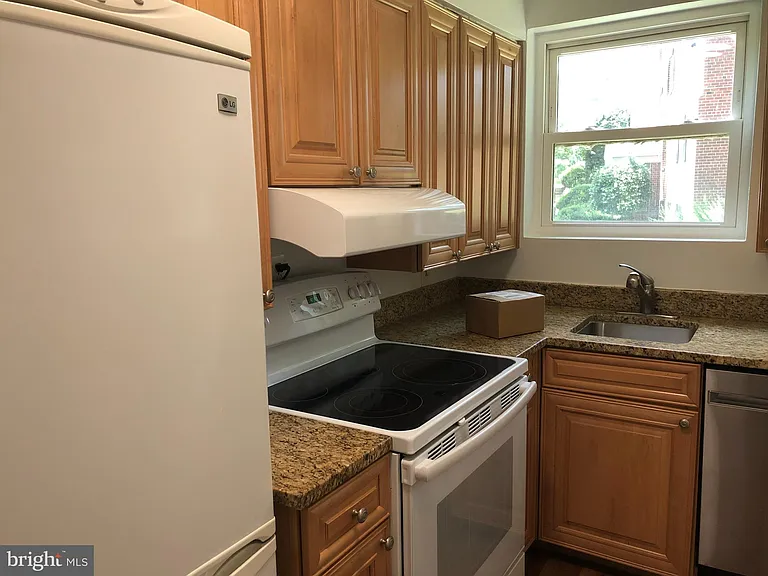 3049 Patrick Henry Dr #201 — Photo 8