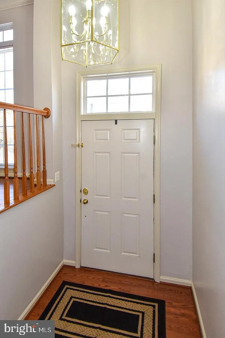 3 bed, 3.0 bath, 2568 sqft, $3,450 — Photo 4
