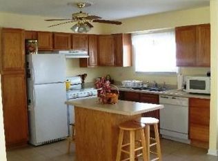 545 Hampshire Ln, Bolingbrook, IL