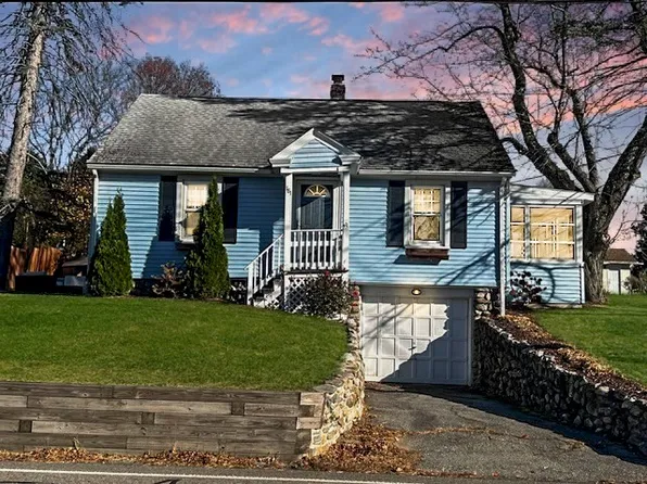 181 Pleasant St, Leicester, MA 01524