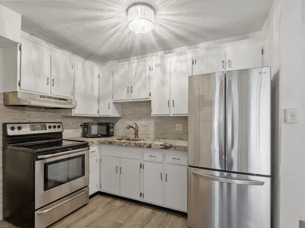 116 Boston Post Rd E APT 105, Marlborough, MA 01752