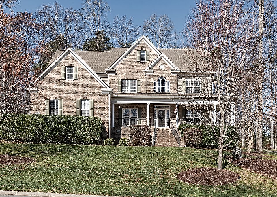 1st image of 179 Herons Gate Dr