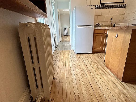 3rd image of 421 6th St SE APT 8