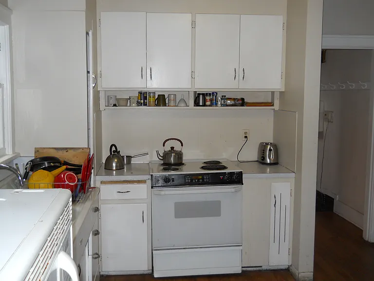 5211 11th Ave NE #102 — Photo 3
