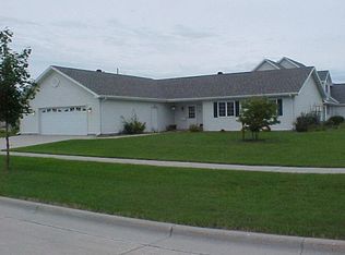3444 Ivy Dr, Grand Forks, ND 58201
