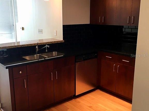 4th image of 155 Court Ave #1613
