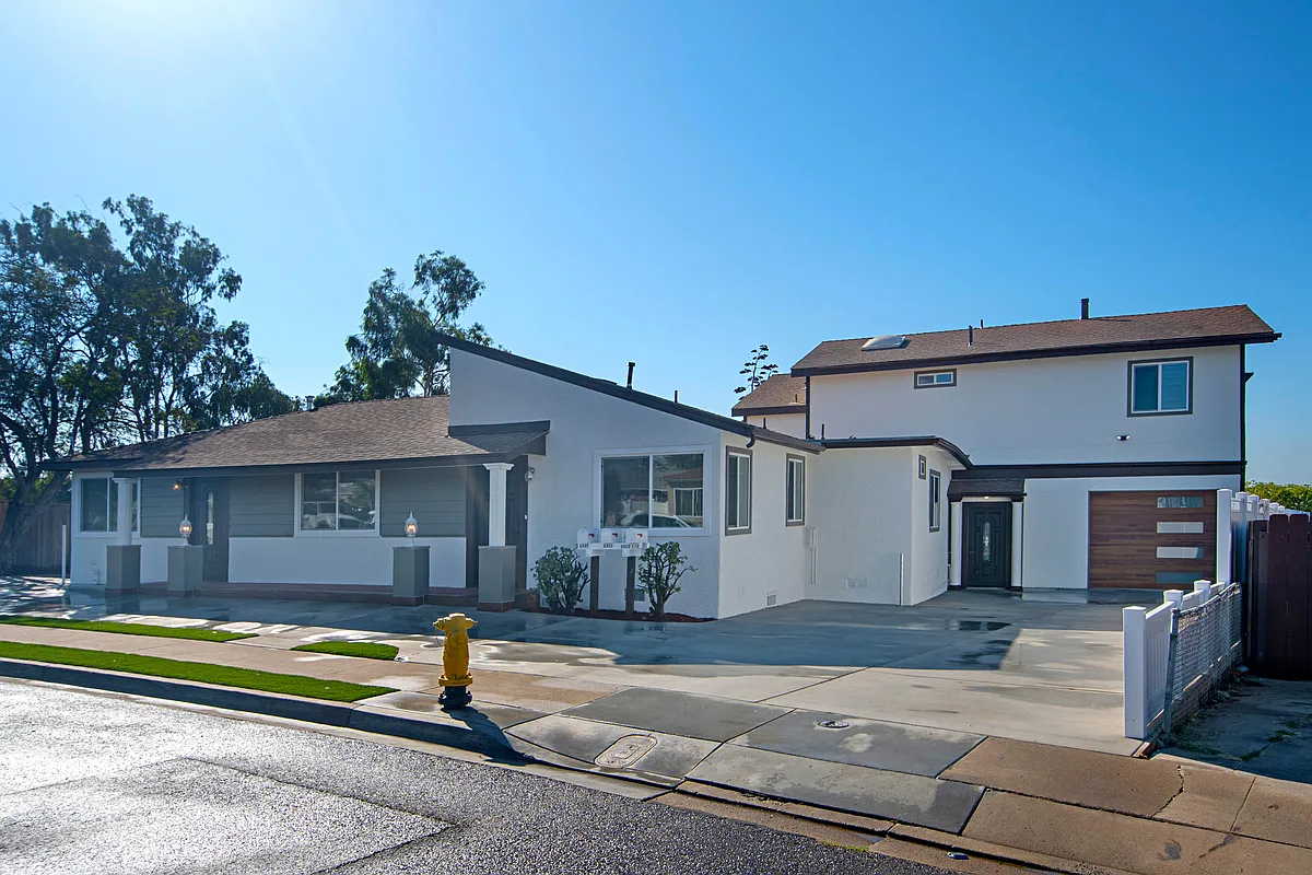 2 bed, 1.5 bath, 1100 sqft, $3,395 — Photo 2