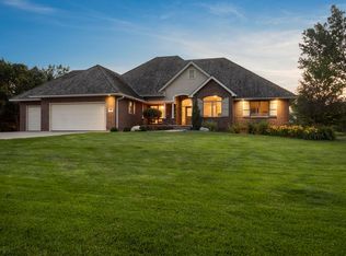 745 Monterey Trl, Dakota Dunes, SD 57049