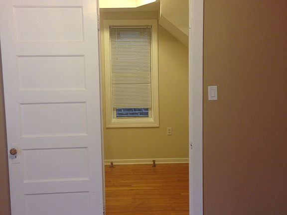 4th image of 3732 W Dickens Ave #1