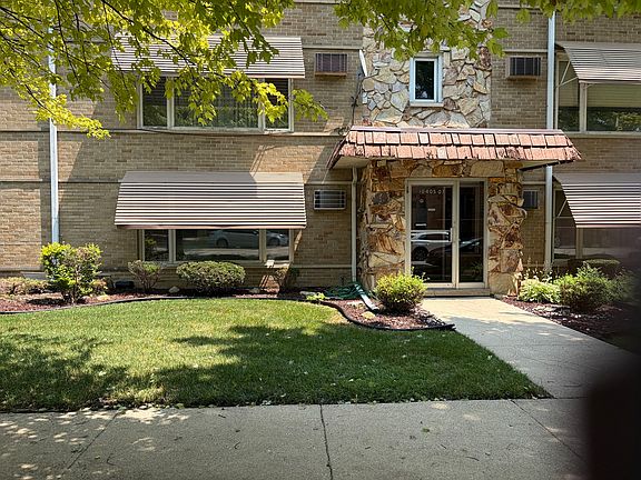 2nd image of 10405 S Keating Ave APT 1B