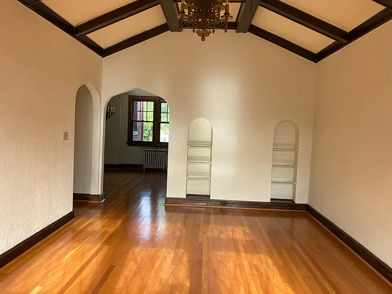 3021 Fairfield Ave #B12 — Photo 6