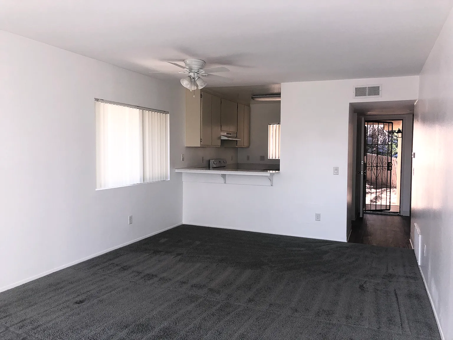 2 bed, 900 sqft, $2,250 — Photo 2