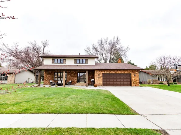 3701 Fairway Rd N, Fargo, ND 58102