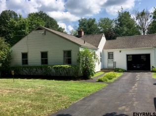 10 Stewart Point Rd, Nassau, NY 12123