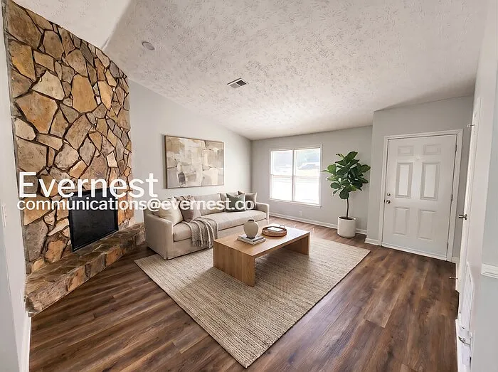 5611 La Fleur Trl — Photo 2