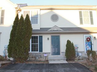 8 Woodmyre Ln, Enola, PA 17025