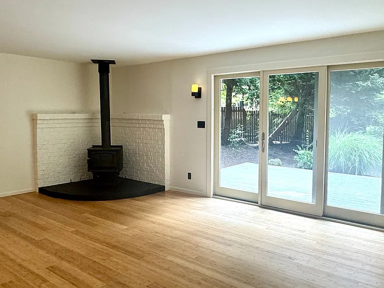 10699 NE Byron Dr — Photo 6