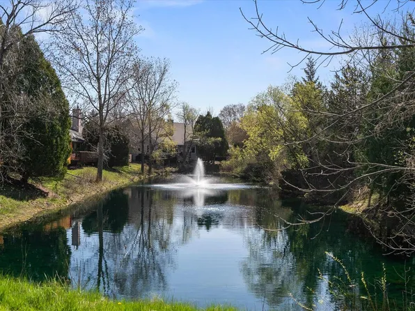 1623 West Eastbrook COURT, Mequon, WI 53092