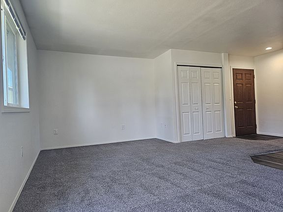4th image of 307 Solberg St SW Unit 15