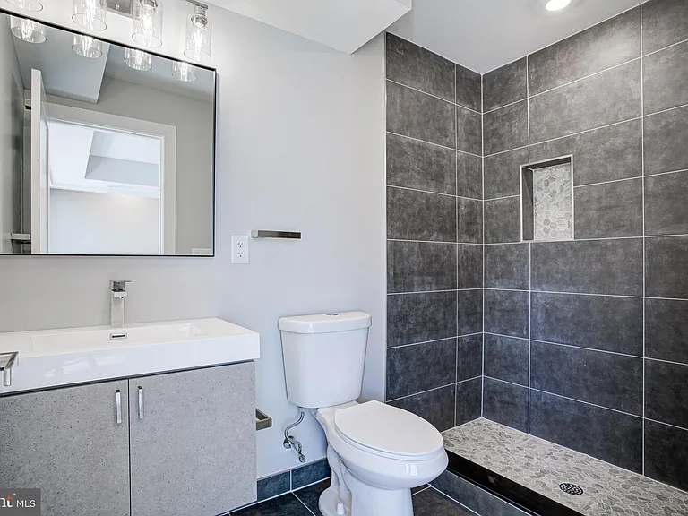 540 S 52nd St #2 — Photo 15