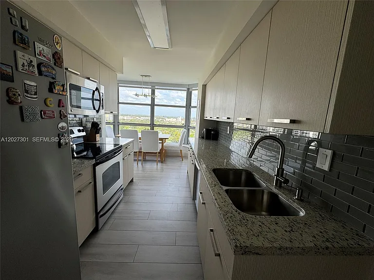 3500 Mystic Pointe Dr #2003 — Photo 10